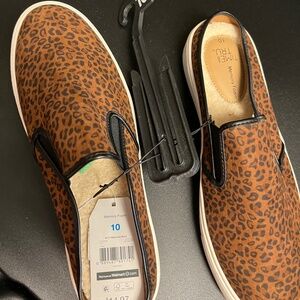 Time and Tru Slip on Mule Leopard Print Faux Fur Lined Memory Foam Casual NEW